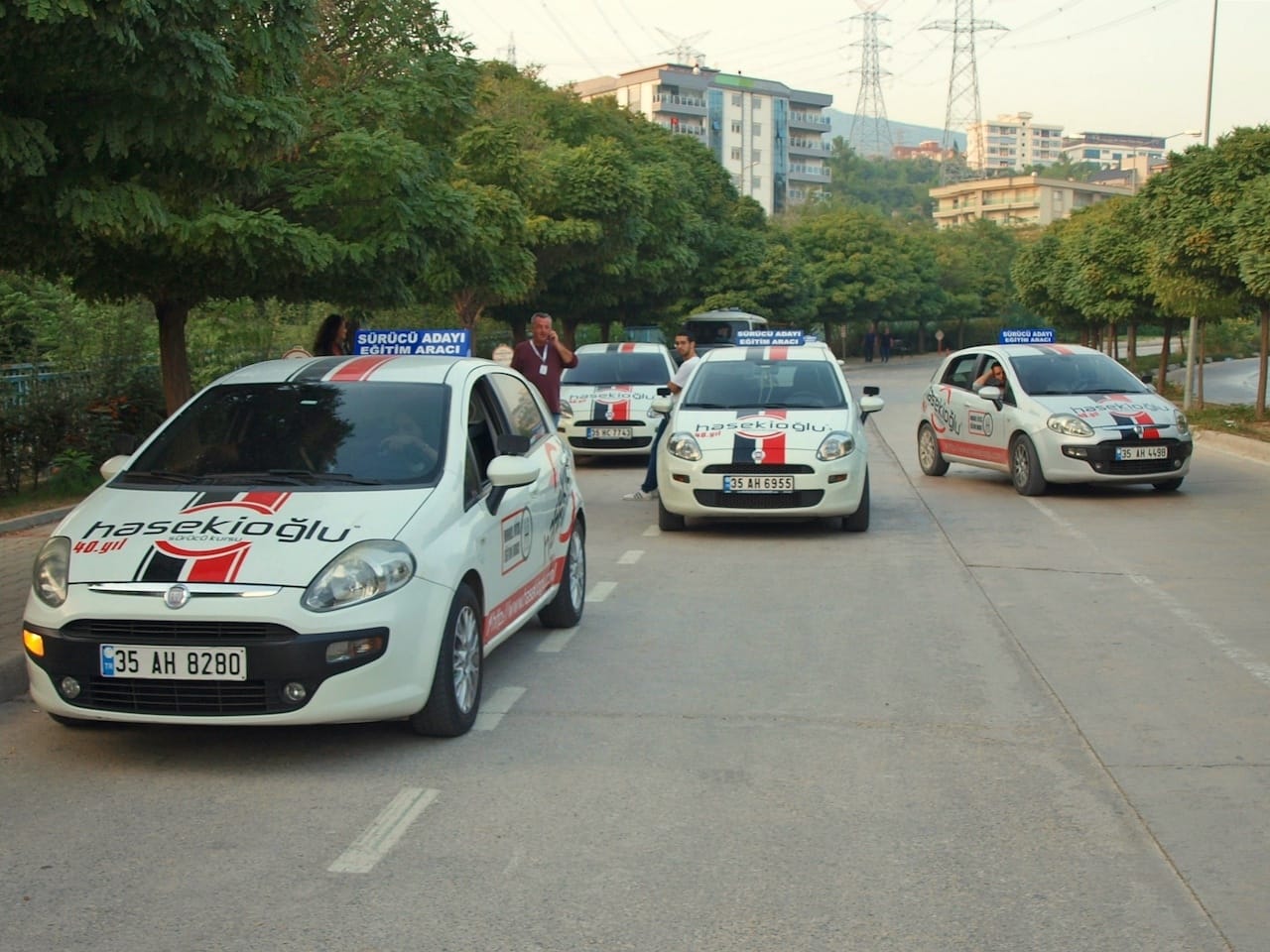B sınıfı manuel yada otomatik vites otomobil ehliyeti direksiyon eğitim ve sınav parkuru Evka 3 imtihan parkuru. Hasekioğlu Sürücü Kursu sınav başlangıç yeri.