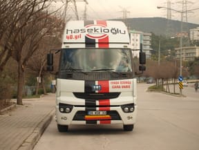 İzmirin en büyük sürücü kursu C sınıfı kamyon ehliyetinde de iddialı! PRO 827 BMC marka eğitim ve sınav araçları ile en iyi hizmet...