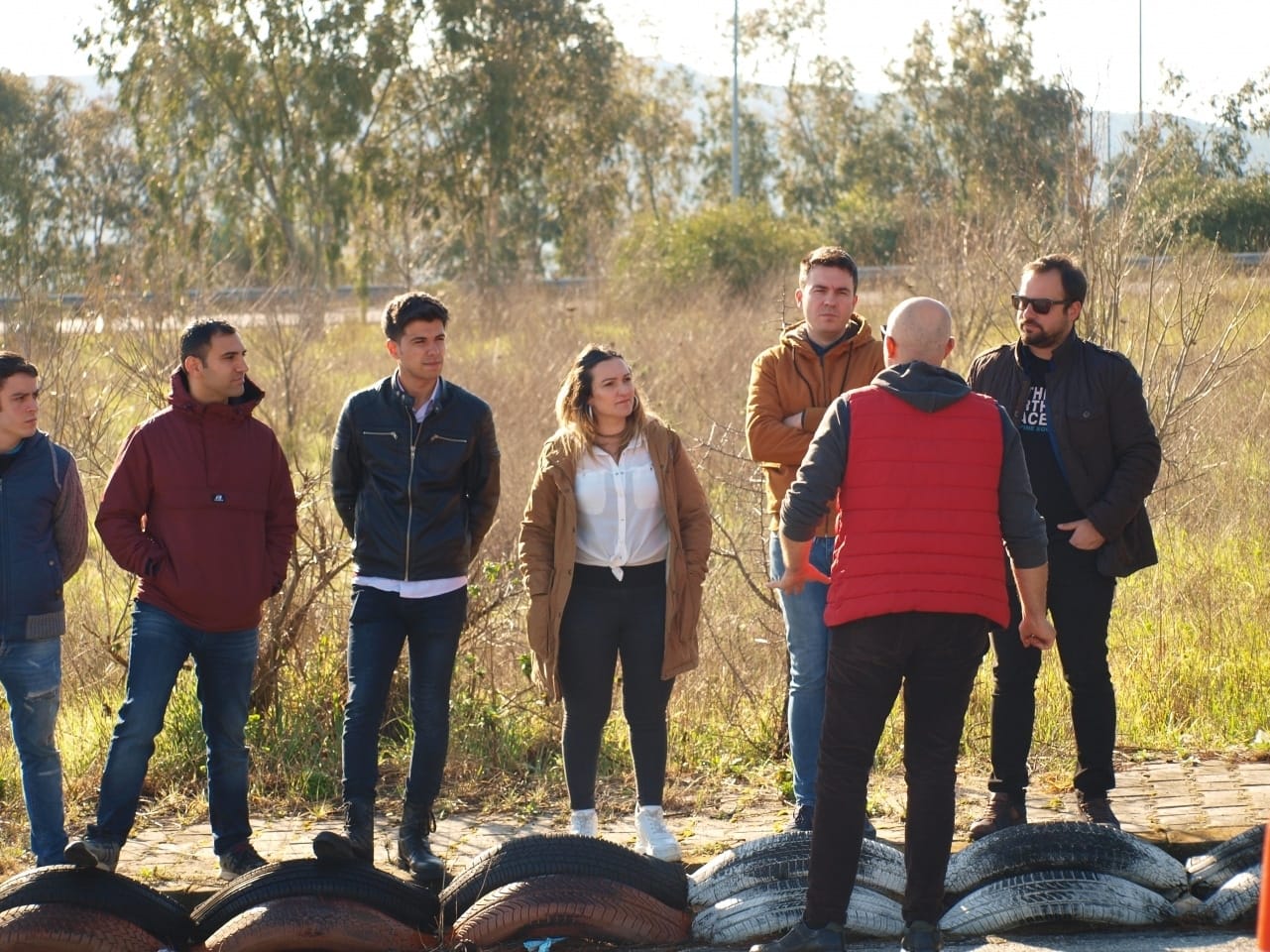 İzmir' de İleri, güvenli sürücülük eğitimi. Yer İzmir Çeşme otoban girişi Shell yanı. Katılımcı firma personellerine bilgi ve tecrübelerimizi paylaşıyoruz..