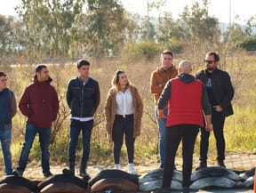 İzmir' de İleri, güvenli sürücülük eğitimi. Yer İzmir Çeşme otoban girişi Shell yanı. Katılımcı firma personellerine bilgi ve tecrübelerimizi paylaşıyoruz..