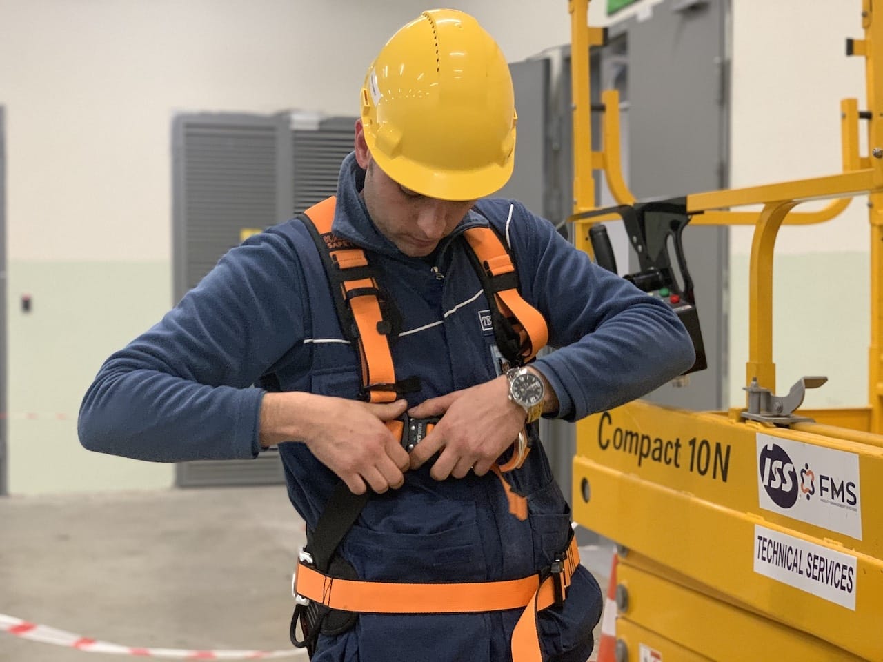 İzmirde iş sağlığı ve güvenliği, manlift güvenli sürüş eğitimi, manlift operatörlük belgesi ve manlift operatörlük belgesi ücretlerini öğrenmek için bizden bilgi alabilirsiniz.05322470963