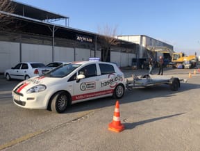 BE yarı römork karavan ehliyeti Hasekioğlu Sürücü Kursu'nda Detaylı bilgi için bizimle iletişime geçebilirsiniz. .BE çekme karavan ehliyetinde % 100 lük başarı