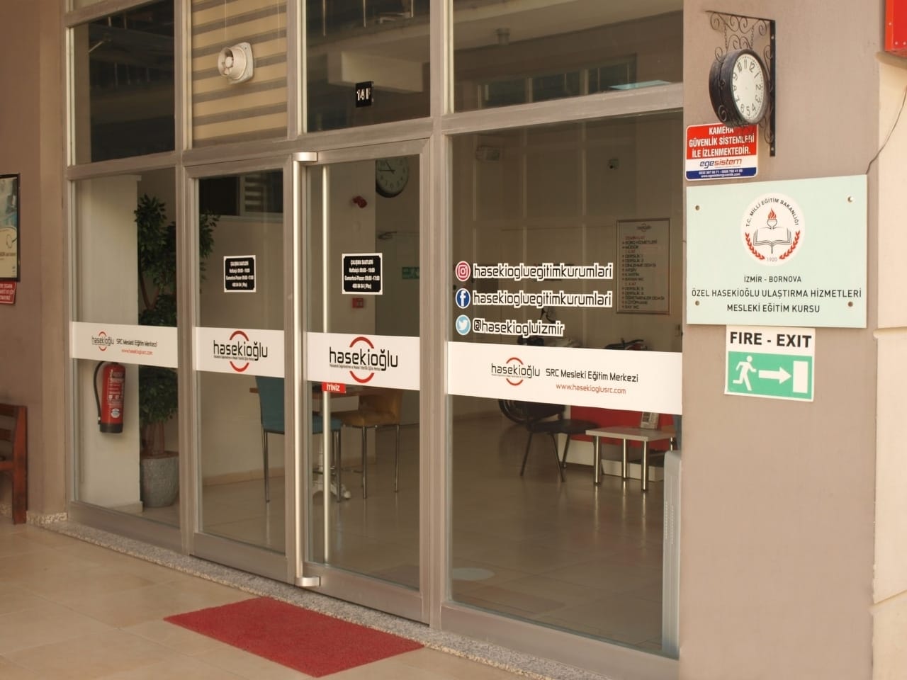 İzmir Hasekioğlu SRC ve Psikoteknik Değerlendirme Merkezi'nde 'En Güvenilir Hizmet' anlayışıyla siz değerli müşterilerine daima yenilikler sunmaktadır.