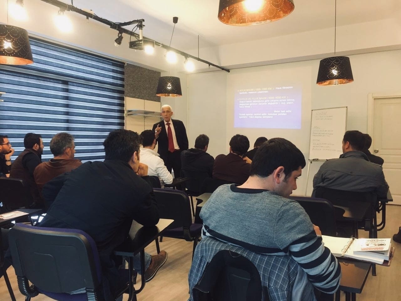 İzmir Bornova' da en kaliteli, en iyi hizmeti alabileceğiniz bir merkez; SRC, ODY, ÜDY, PİKOTEKNİK BELGESİ Mesleki Eğitim Merkezi.