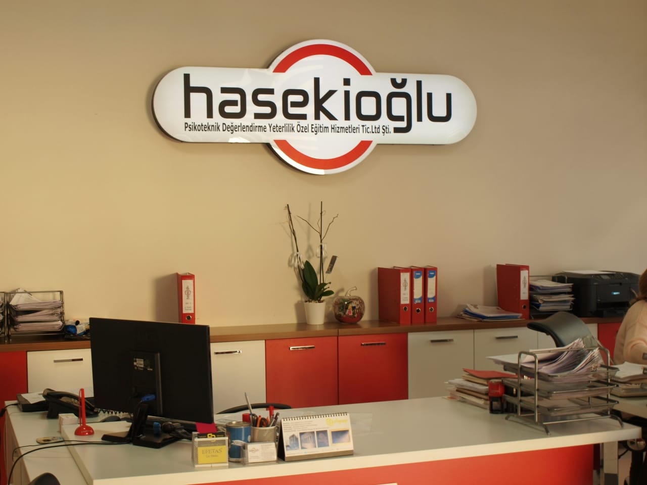 İzmir' in en kaliteli Hasekioğlu SRC ve Psikoteknik Değerlendirme Merkezi'nde daima 'En Güvenilir Hizmet' anlayışıyla siz değerli müşterilerine daima yenilikler sunmaktadır.İzmir'in en kalitelisi.