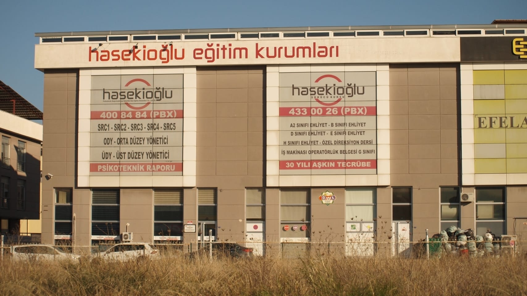 İzmir SRC ve Psikoteknik değerlendirme merkezimiz 1200 metrekare hizmet binamızda tüm ehliyet işleriniz için İzmir' in her yerinden kolay ulaşılabileceğiniz konumdadır.